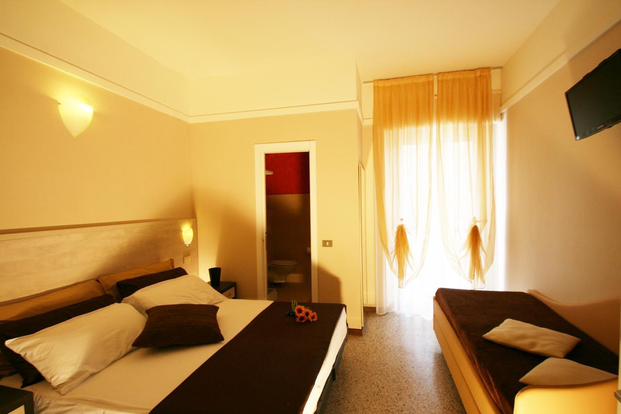 Hotel London Cattolica Exterior foto